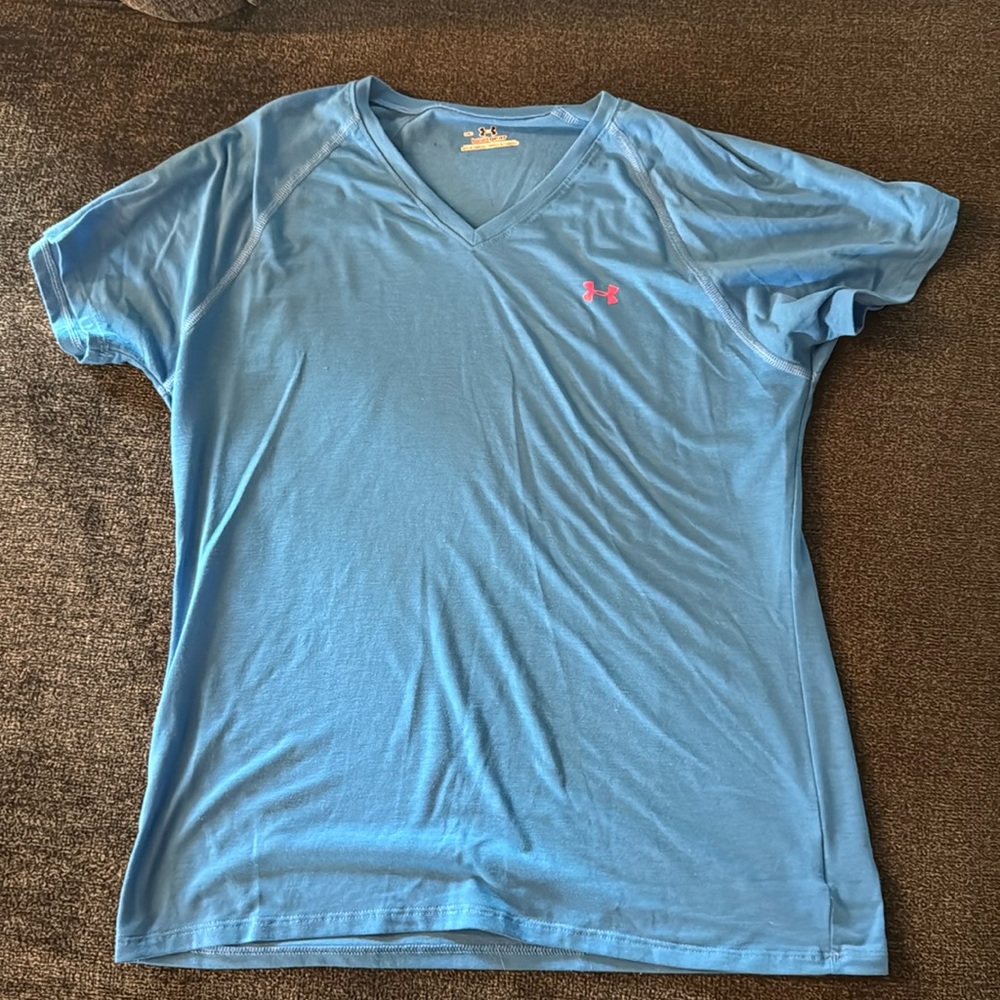 Under armour vneck t-shirt